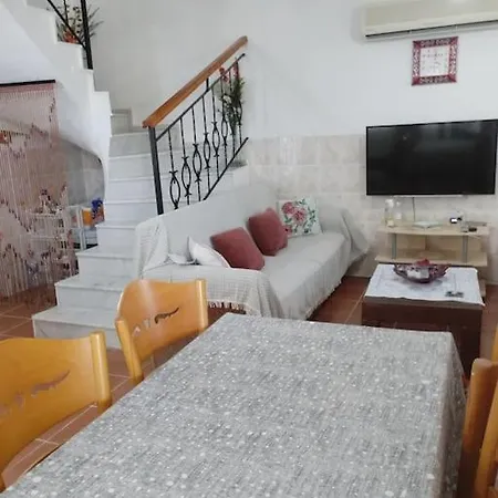 Villa Olimpik Yuzme Havuzlu Luks Triplex *
