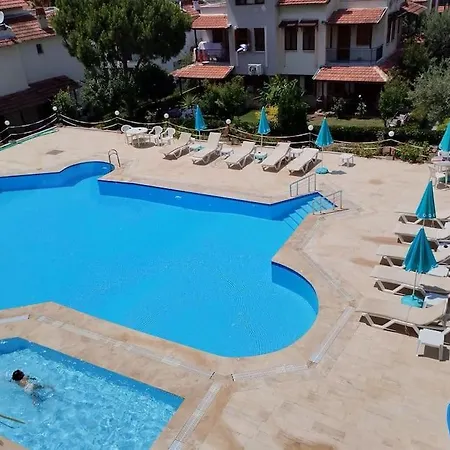 فيلة Olimpik Yuzme Havuzlu Luks Triplex